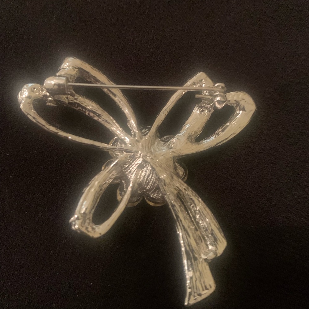 Blue rhinestone bow brooch - Picture 2 of 2